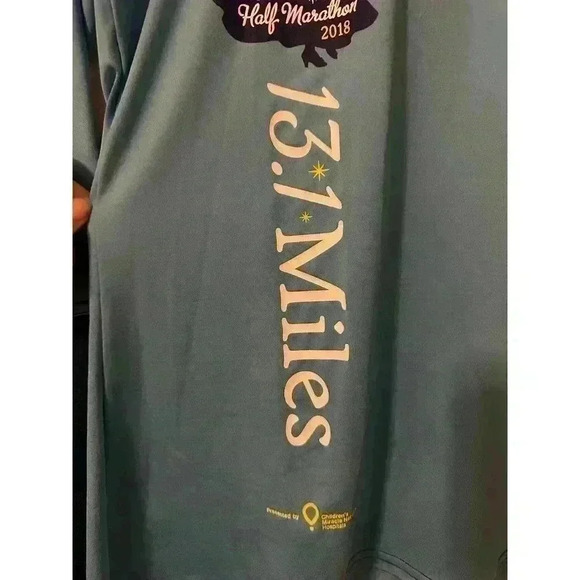 2018 Disney Princess Half Marathon 13 miles Snow White Limited Edition Hoodie - Picture 4 of 7